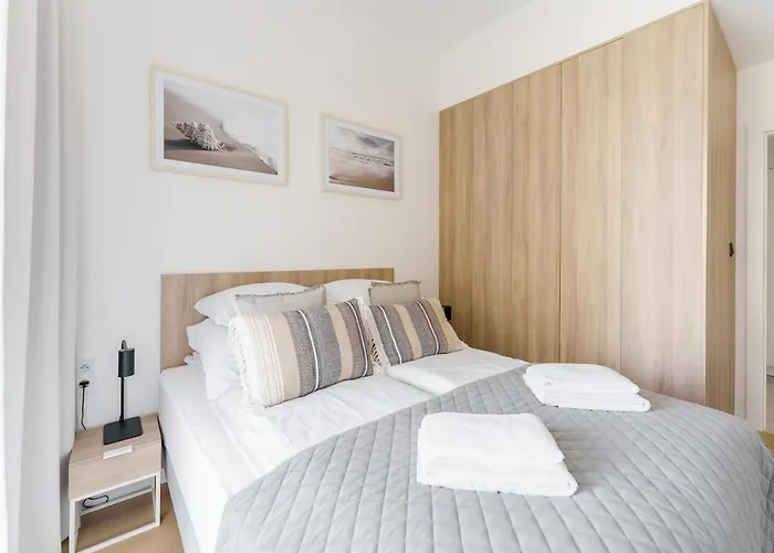 Fish Surfingbird Shellter * ロゴボ